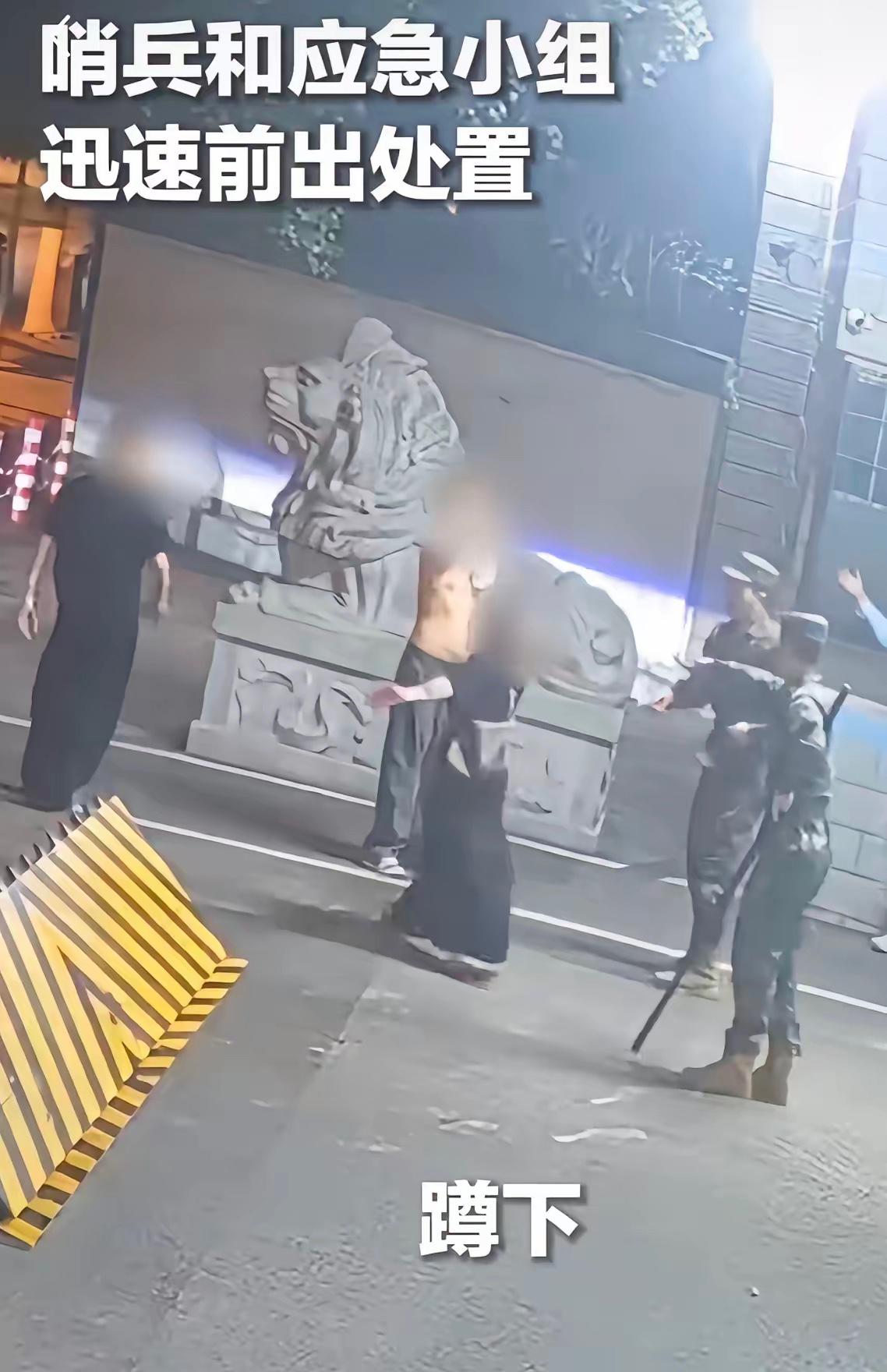 5月10号凌晨的四川，有个大哥被六个人追着往死里打。眼看都要被撂在街头了，这大哥