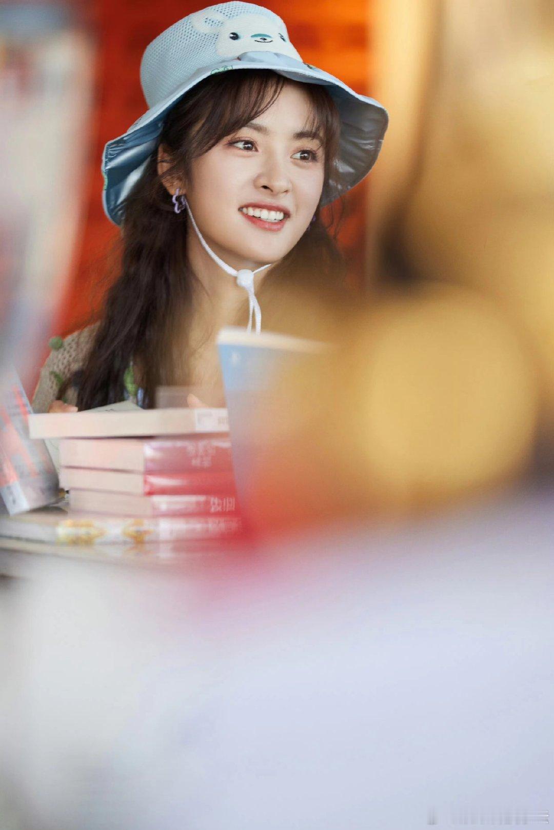 #沈月问十天之后回到现实大家都看了吗# 沈月的新综艺笑点与泪点并存，看她在理科生