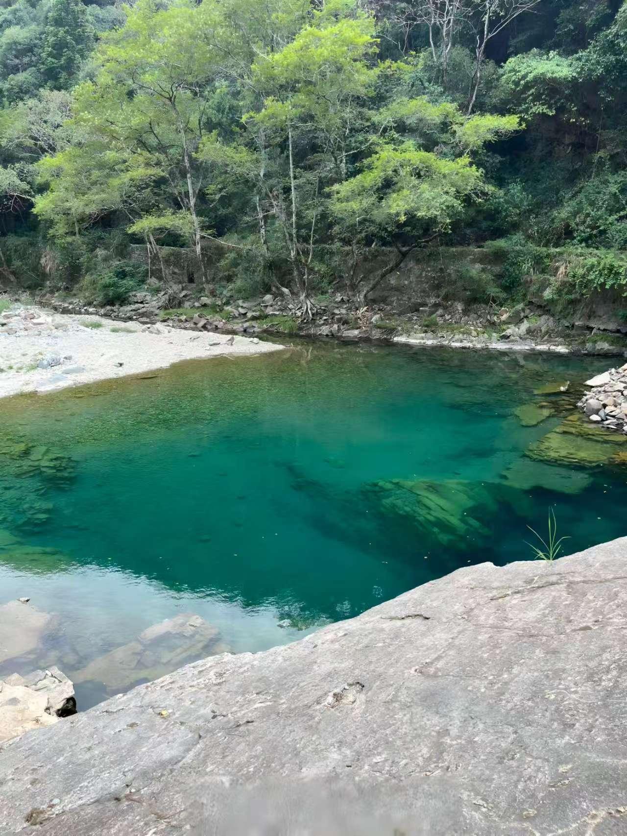 一样骑啊。我所在的城市是江西省九江市。
我们这边一般都要到11月中下旬才会降温，
