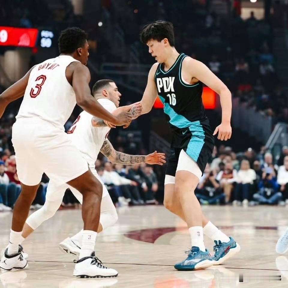 截至目前，他的投篮数据清晰：两分30中12命中率40%，三分22中3仅13.6%