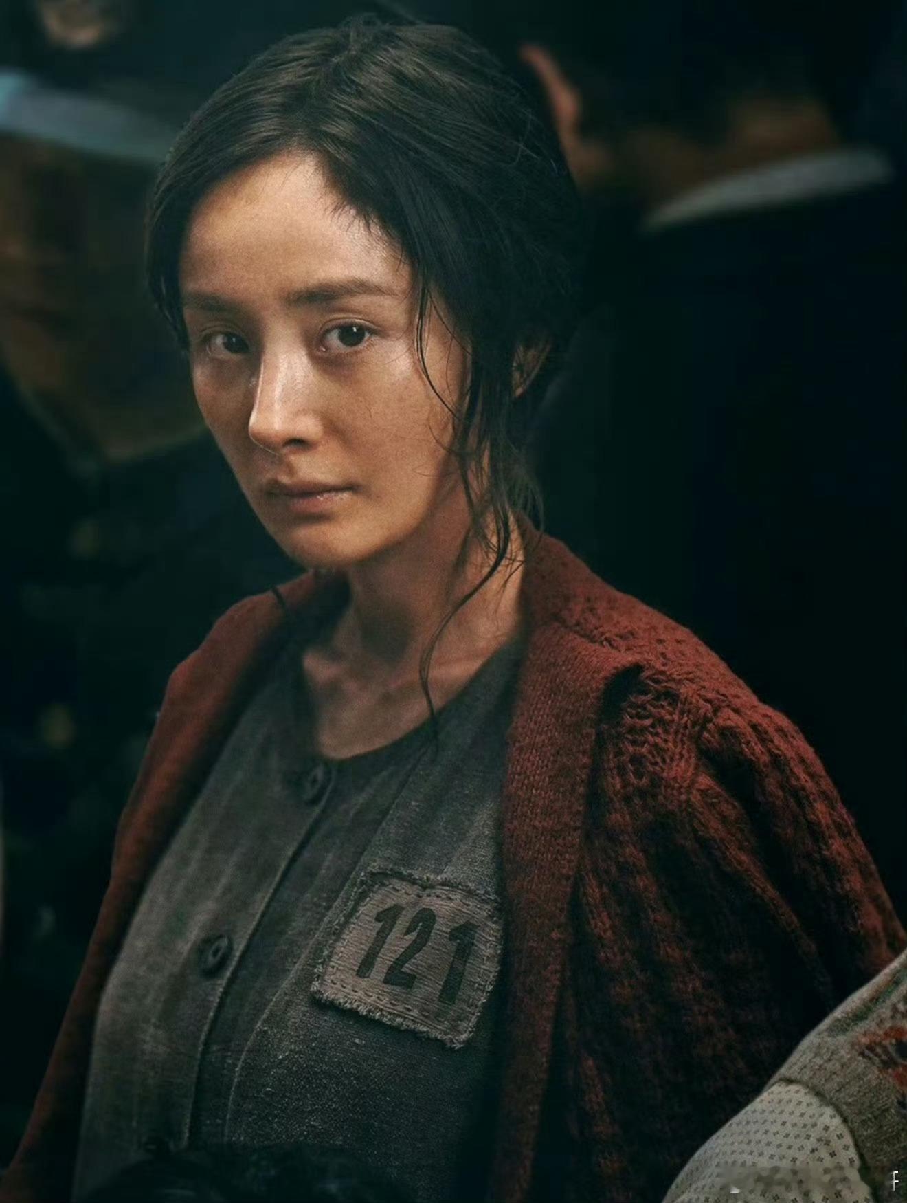 芜湖！大幂幂凭《哈尔滨一九四四》反派提名金莲花，这次直接甩掉女主包袱杀回配角赛道