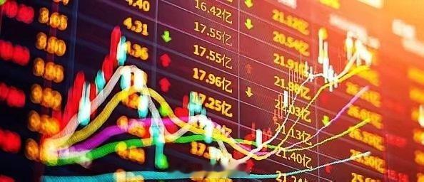 有件事。7月的数据出来了。我看了一眼全球主要市场的表现，创业板跌23%，科创50