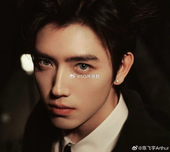 陈飞宇风格大变hello时装周 陈飞宇这次真的让人眼前一亮，风格大变惊艳度拉满，