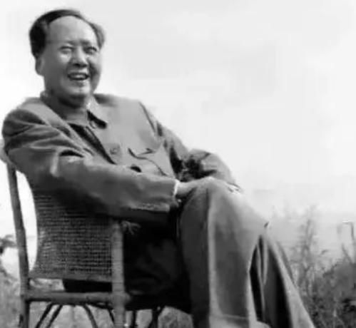 毛泽东当年的忧虑现今已一一应验！他曾坦言，中国不应该盲目仿效西方国家，强迫农村居