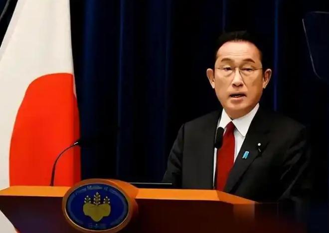 日本退役少将山本一郎近日在接受《朝日新闻》专访时抛出一则震撼性预言：中日两国在东