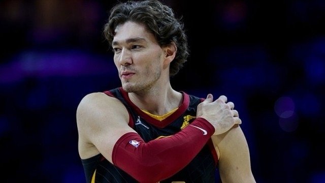 北京时间9月8日，根据欧媒报道，前NBA球员奥斯曼与希腊豪门帕纳辛纳科斯签下一份
