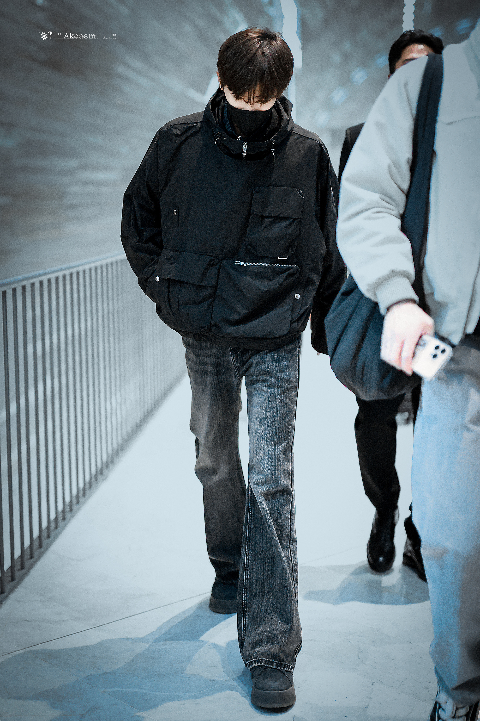 我嘞个乖乖 请把这条裤子焊在腿上！太帅了！woc！！！ 