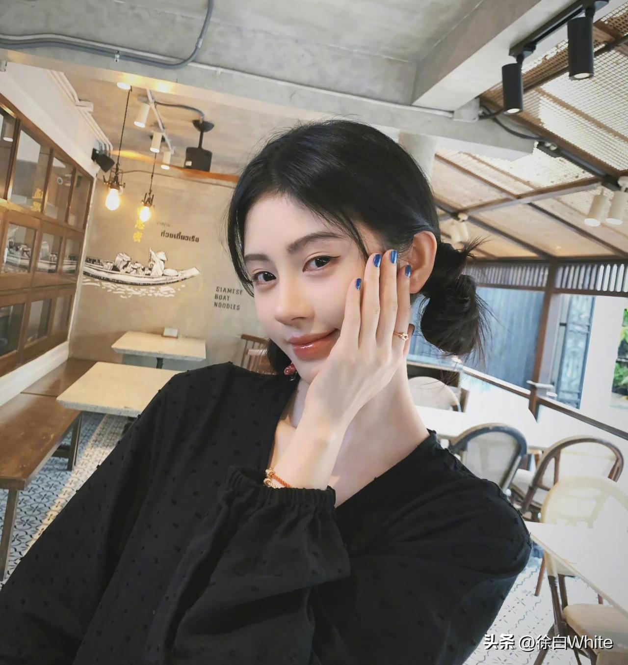 3月31日，有人实名举报鞠婧祎税务问题
《月鳞绮纪》片酬1600w没报税，月刊杂