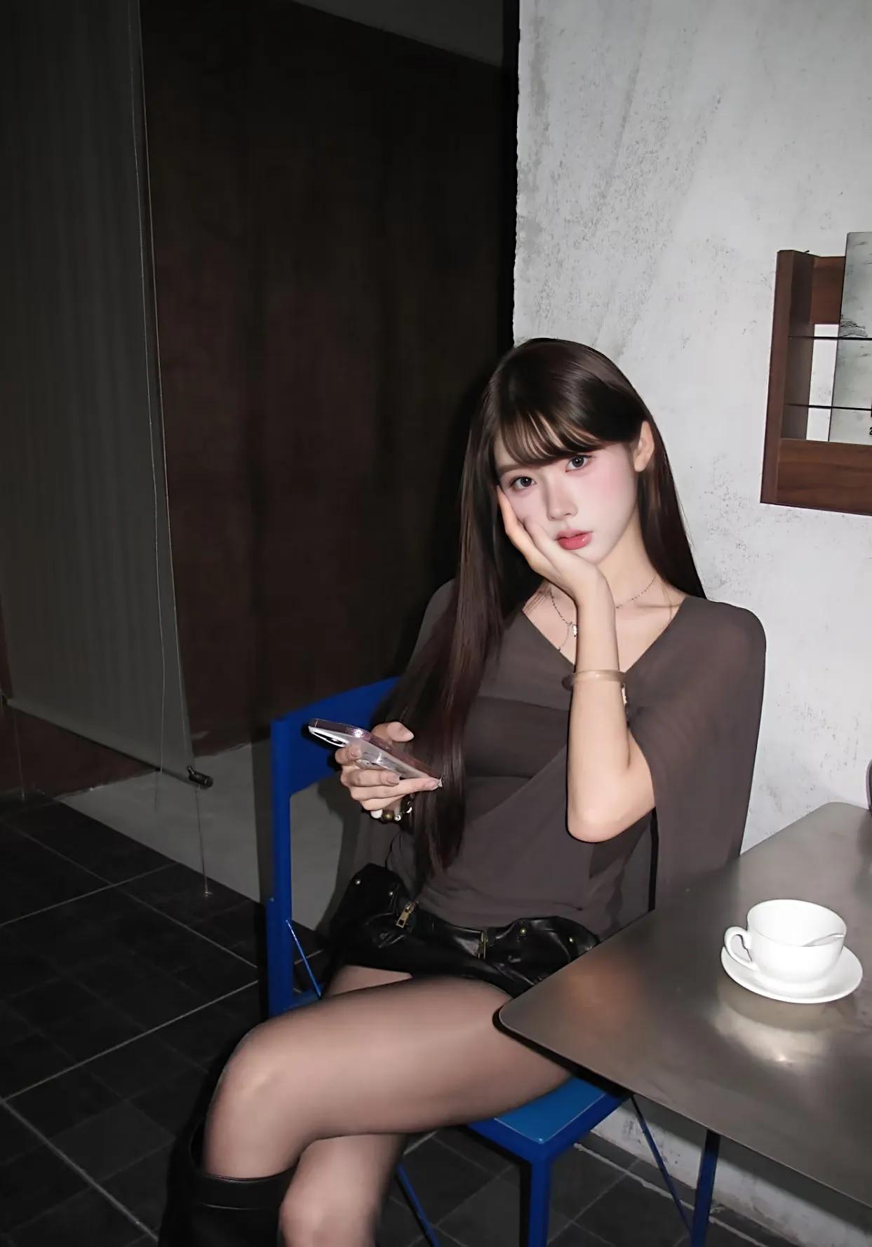 个人觉得单排比较难，双排容易点，因为单排就是一个人打，双排还可以找个人一起配合，