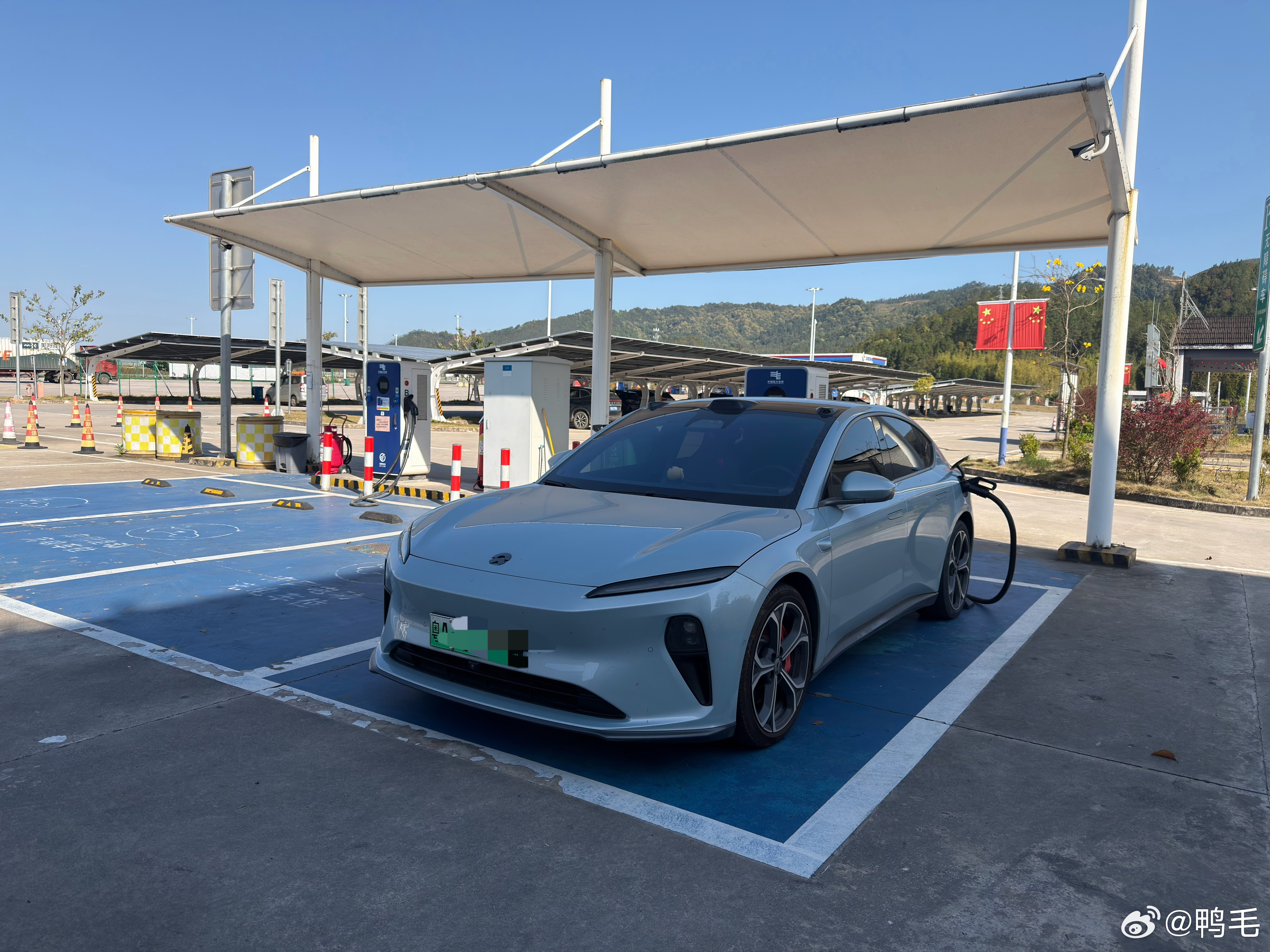 今天跑了趟小长途，东莞-韶关，虽说广东这边是做到了“换电站县县通”了，但是粤北这