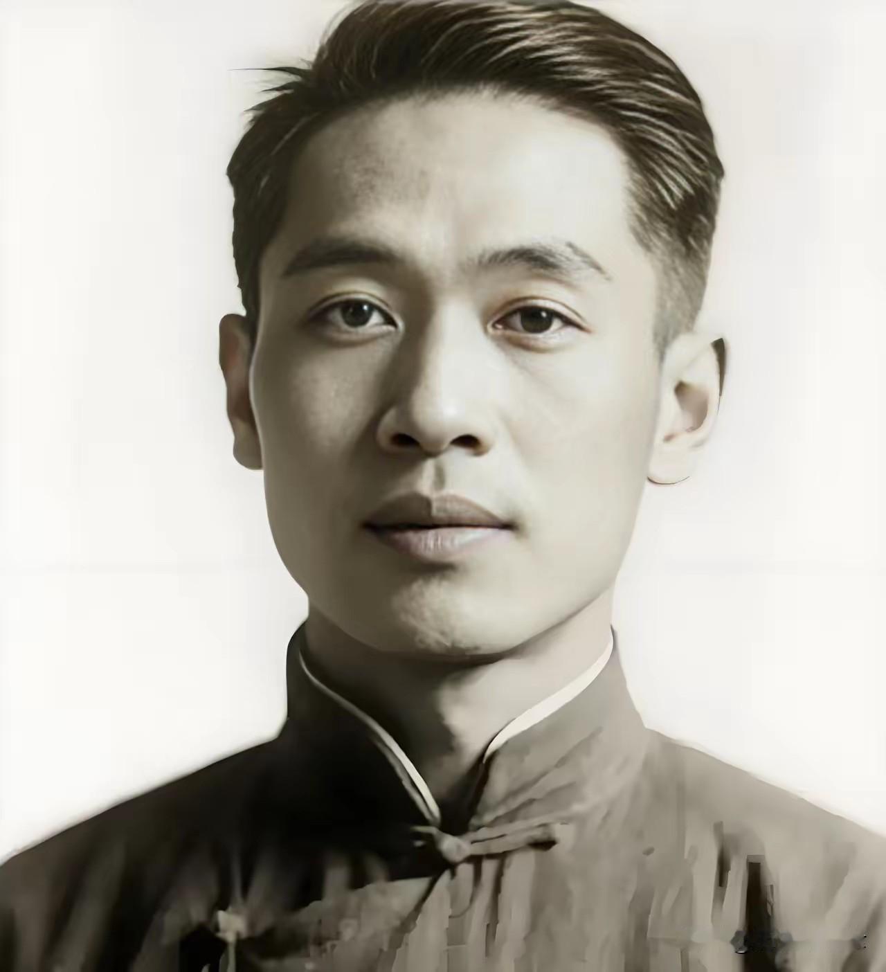 1930年雨夜奇迹！地下党员身中5枪躺尸海滩，一场大雨救回一命
 
1930年的