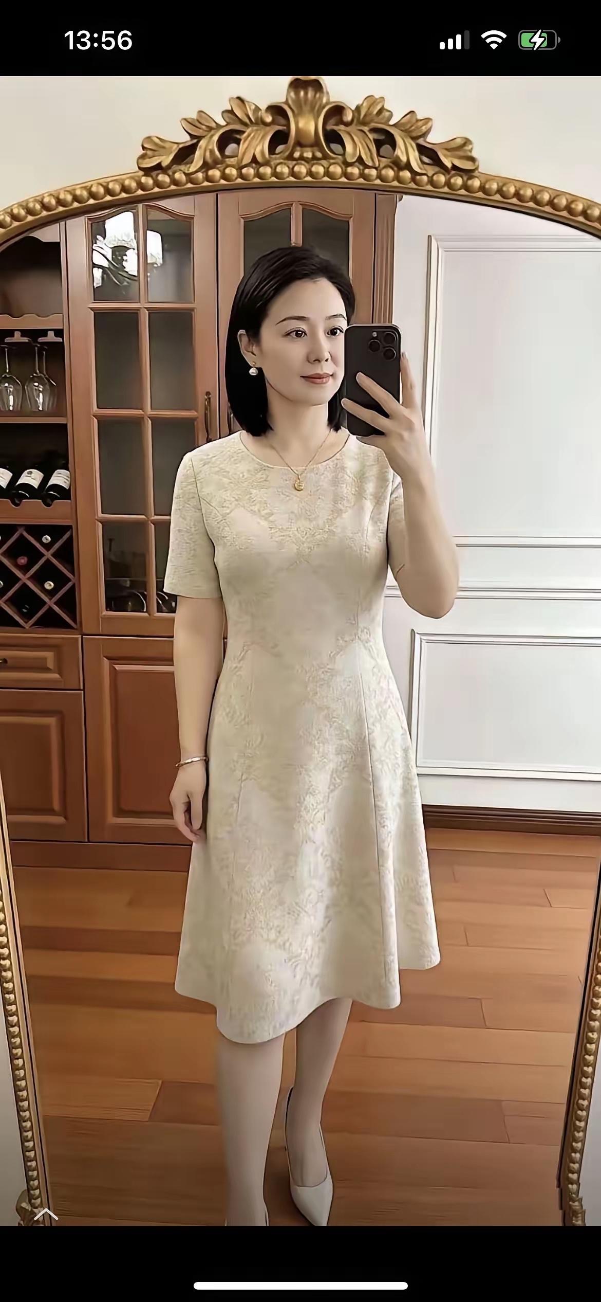 猜一下，这个漂亮阿姨今年多大岁数？相差五岁以内，算我输！