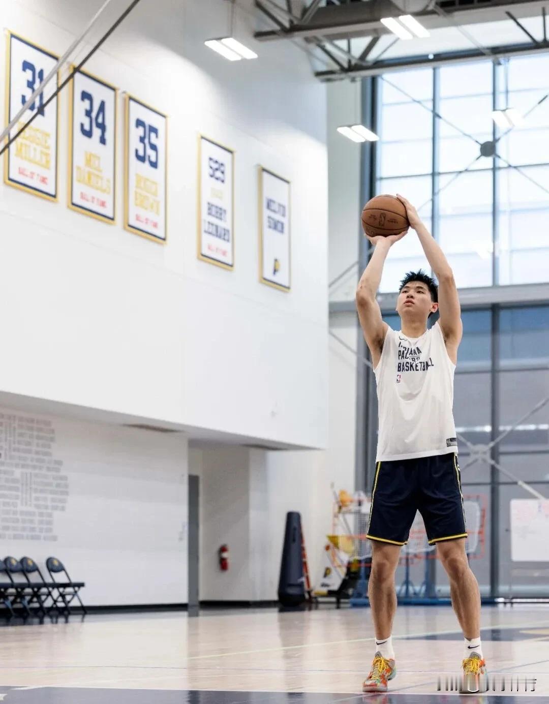 据报道，中国球员崔永熙已经与NBA开拓者队签下Exhibit-10合同，接下来他