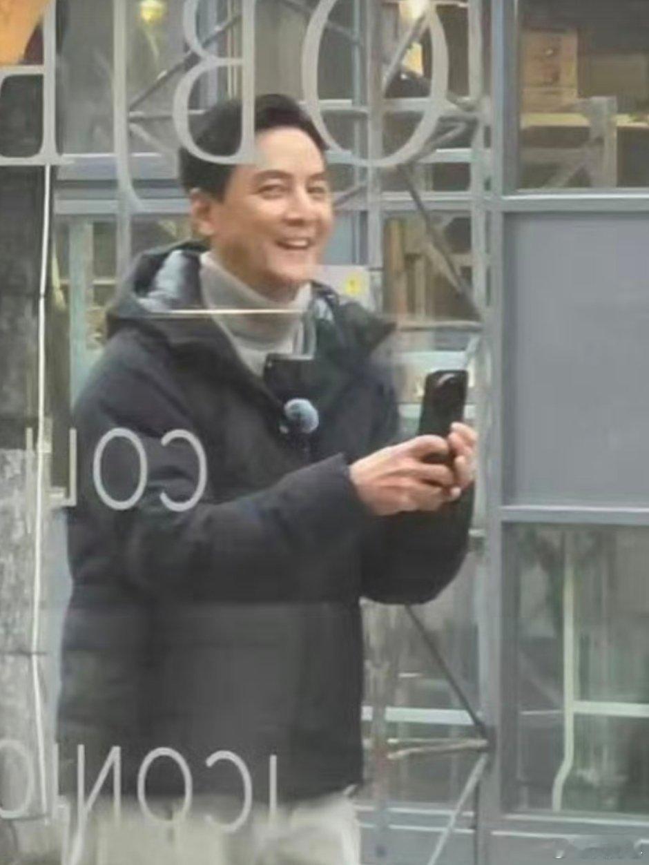 吴彦祖疑似用上小米新机 阿祖用小米17 Ultra，我也用……那我就是……