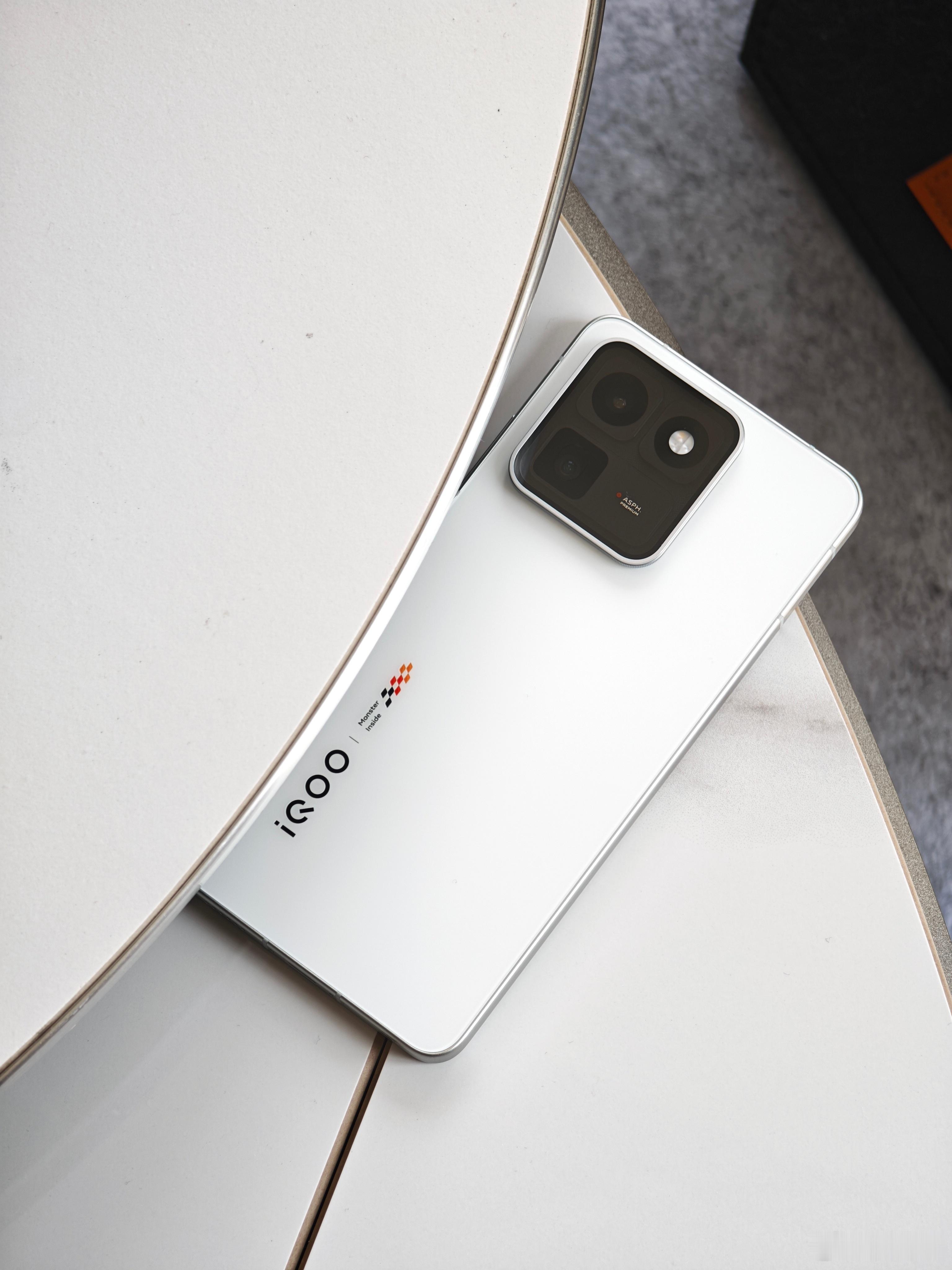 刚刚拿到iQOO15T和Pad6 Pro，你们想知道什么？ 