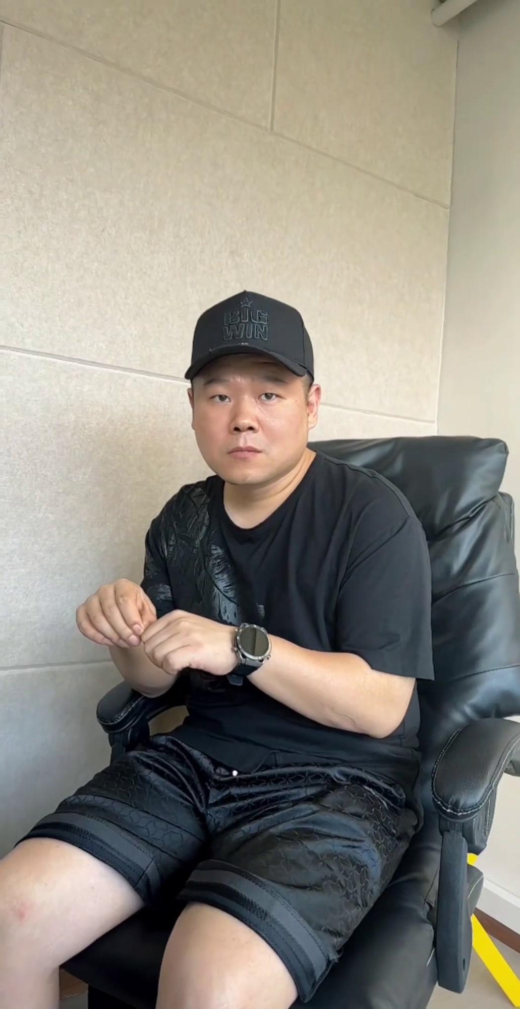 德云社郑好揭秘曹云金和岳云鹏的差距。他表示，曹云金现在不配和岳云鹏比较，岳云鹏都