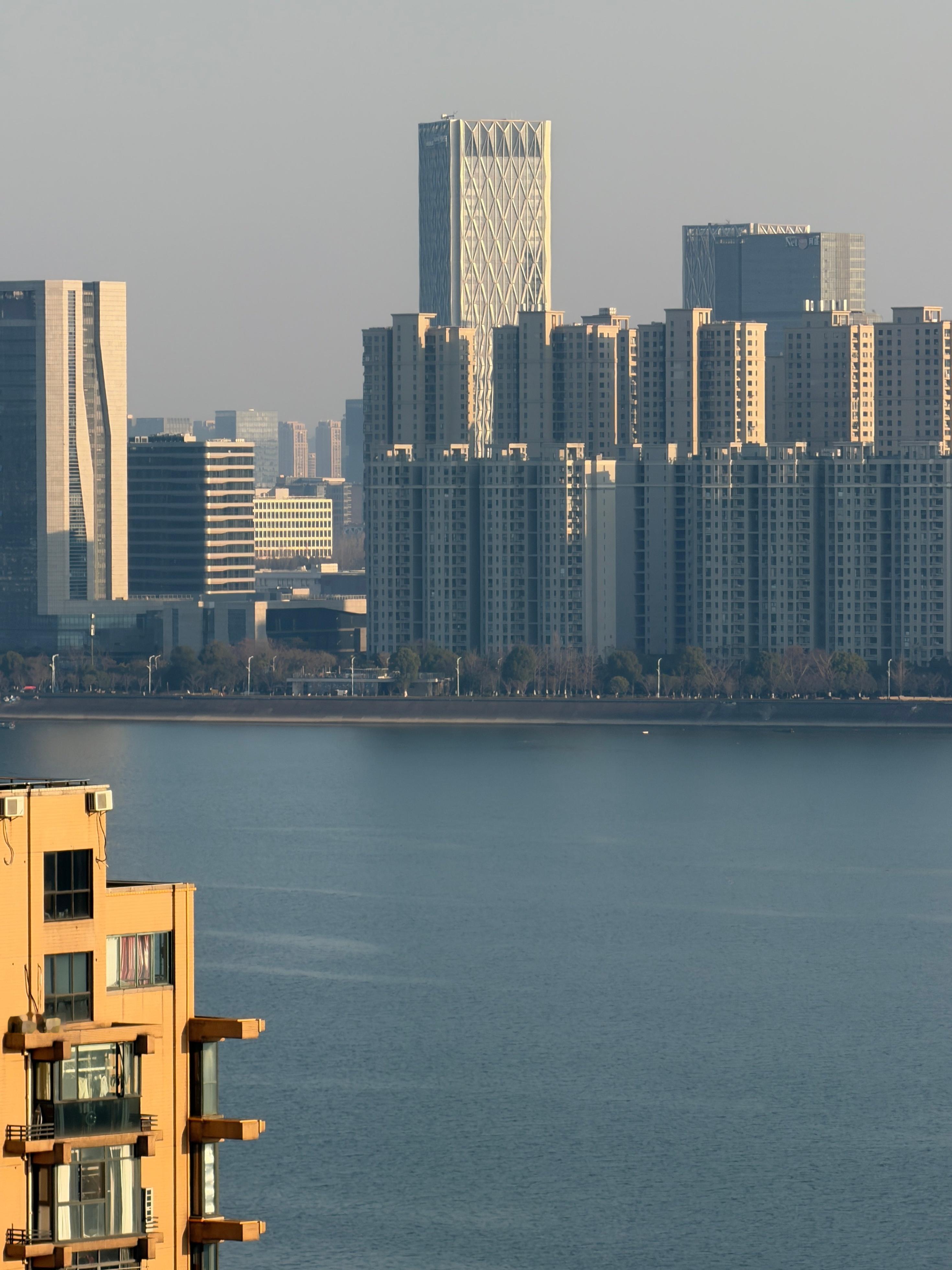 周末了，煮了个清水牛肋条给自己补补第一次做自我感觉非常良好（飞大厨上线👩🍳）