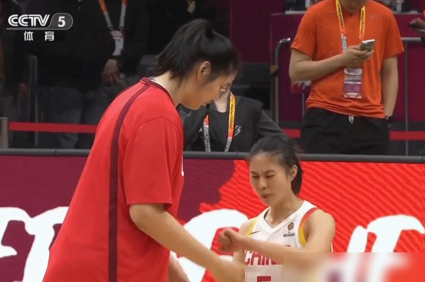 领先21分差点被南苏丹掀翻，中国女篮的这块遮羞布，最后竟是被30岁老将王思雨一把