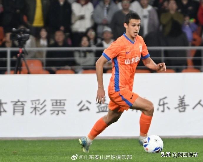 山东泰山真是暴殄天物、浪费人才，中场新星伊木兰大概率踢不了中超，还不如把他租借到