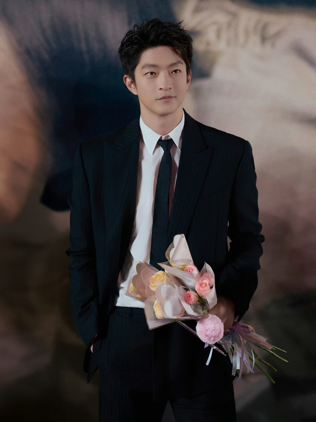 也是让工作室起来上班了话说他最近有什么待播剧吗好久没有看到他新作品了