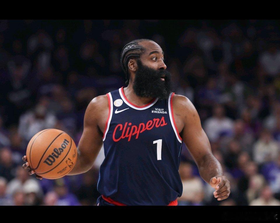 12月27日讯 NBA常规赛，快船今日客场119-103大胜开拓者，取得了三连胜