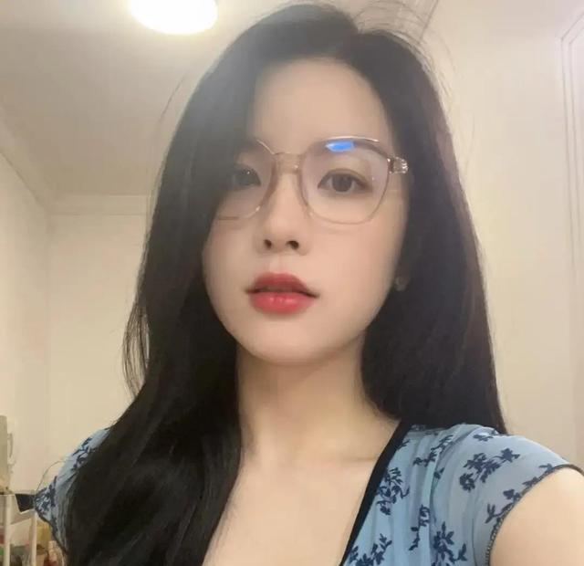 在头条写东西千万别写长文，写了也是白写。

很多人吭哧吭哧写一两千字，结果阅读量