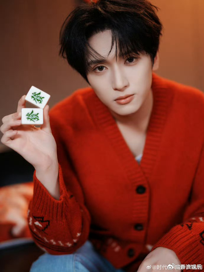 严浩翔方回应时代峰峻辟谣严浩翔谈恋爱 近日，网传严浩翔情人节去了苏梅岛，引热议。