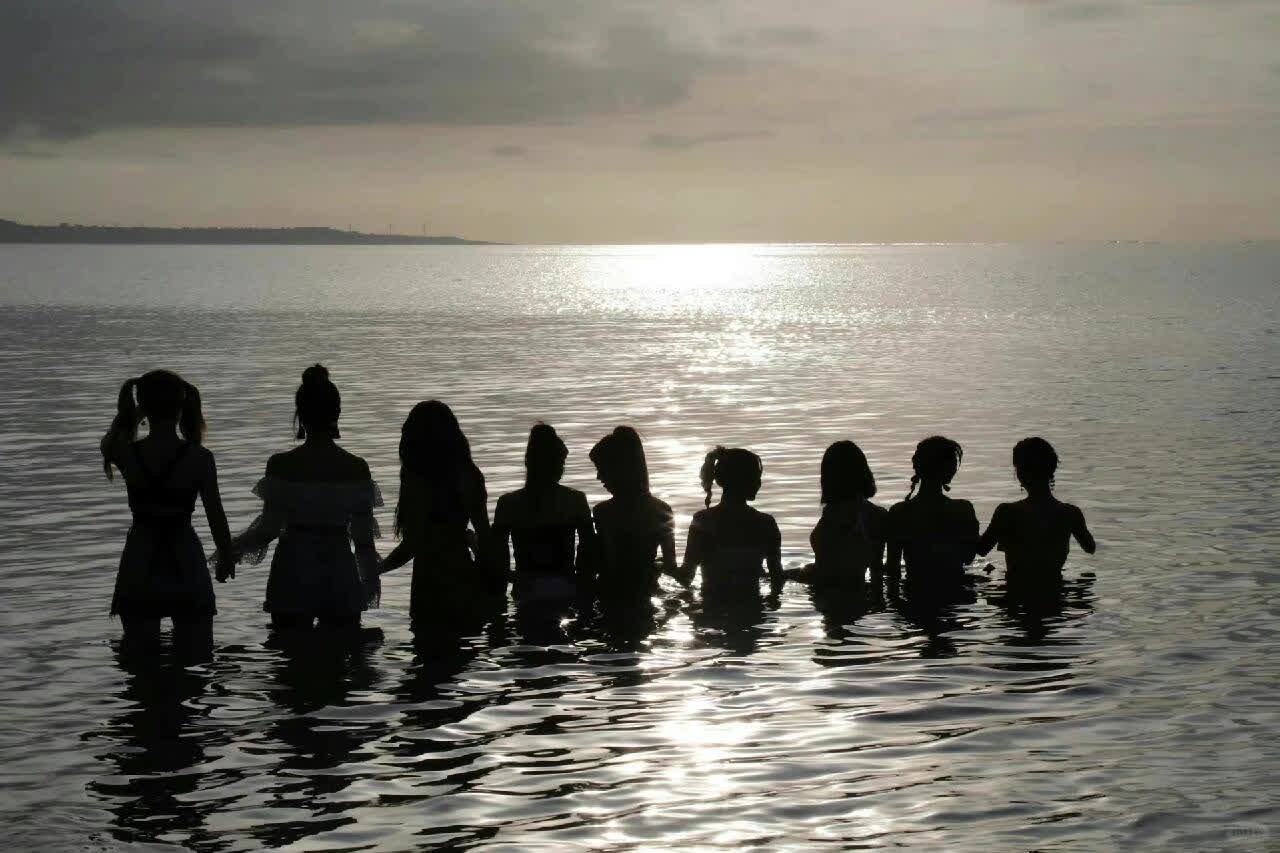 兔曲真的带给?我太多了… 最喜欢的兔曲是what is love，然后是chee