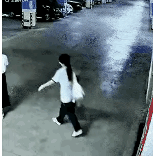 这妈妈真的是亲生的[笑哭][笑哭][笑哭][笑哭]