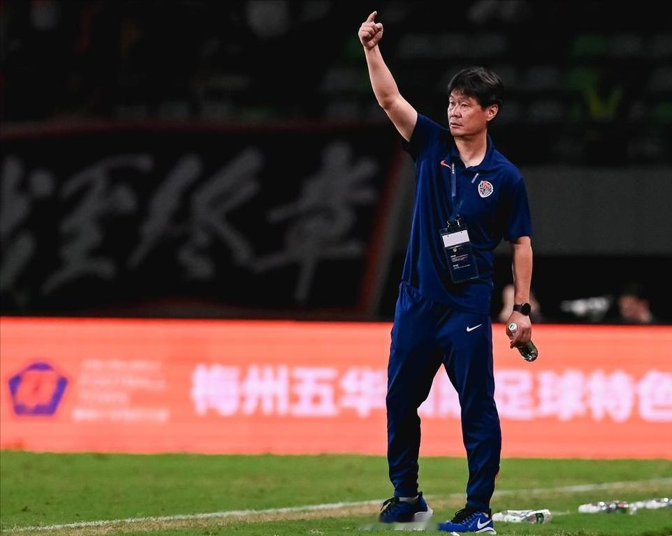 李霄鹏会不会下课？如果海牛下一场再输给海港！这样海牛会更难了！那主帅李霄鹏会不会