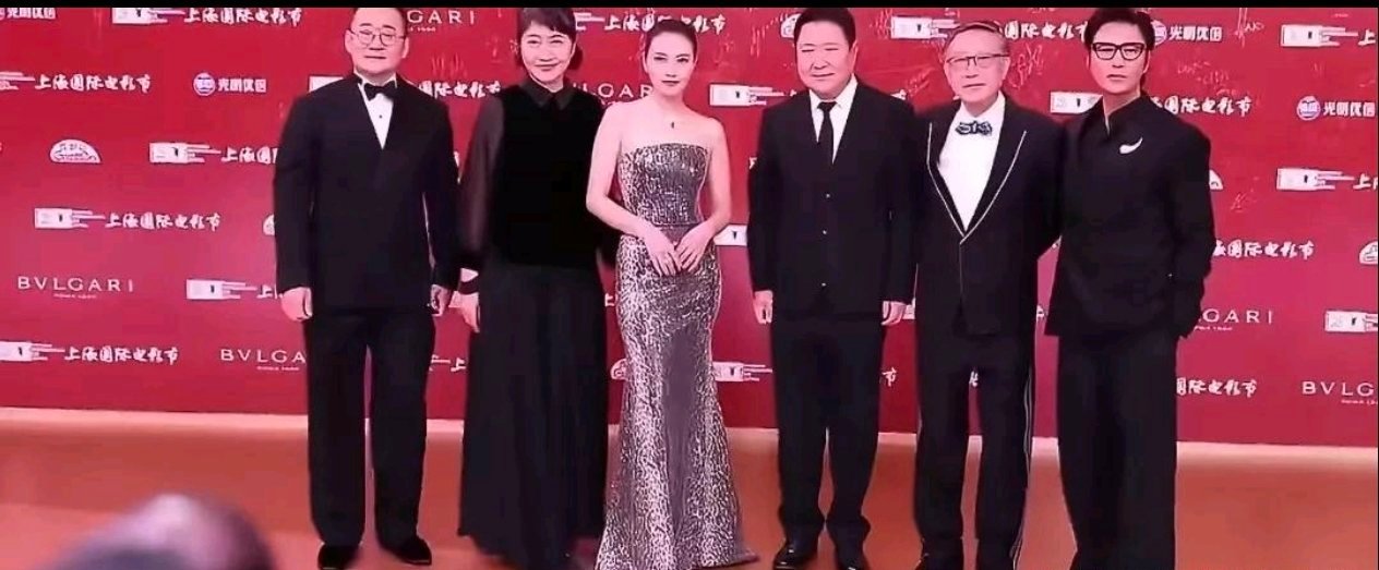 高圆圆让C 今天被女神的操作可爱到了！上影节红毯采访区，《西游记之孙悟空三打白骨