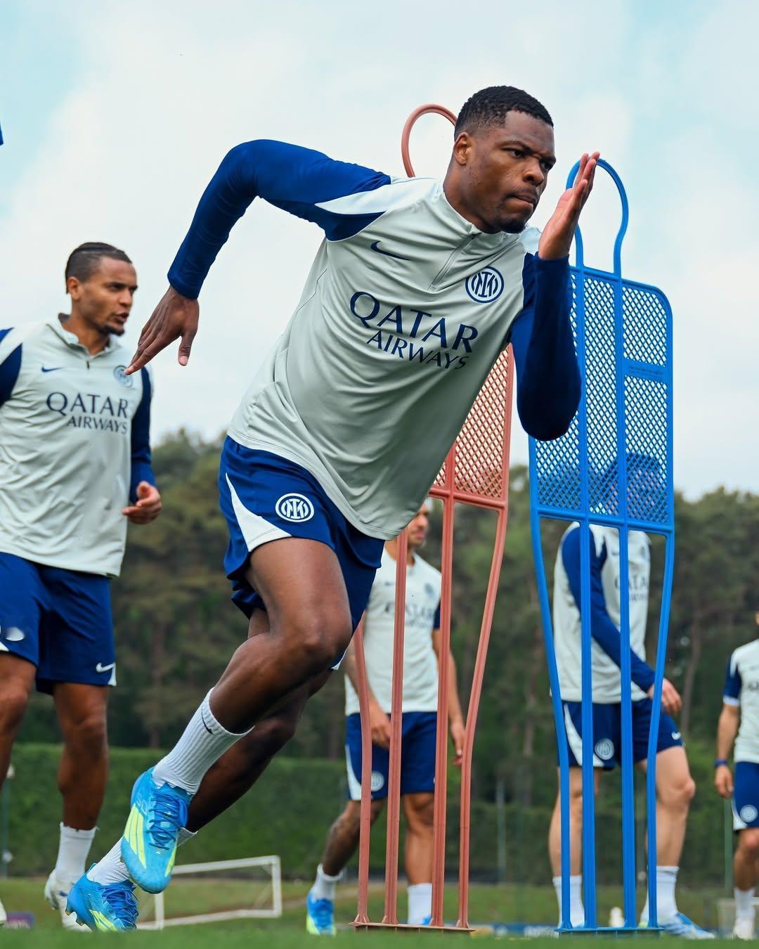 向右滑动，收获微笑惊喜 ➡️😁