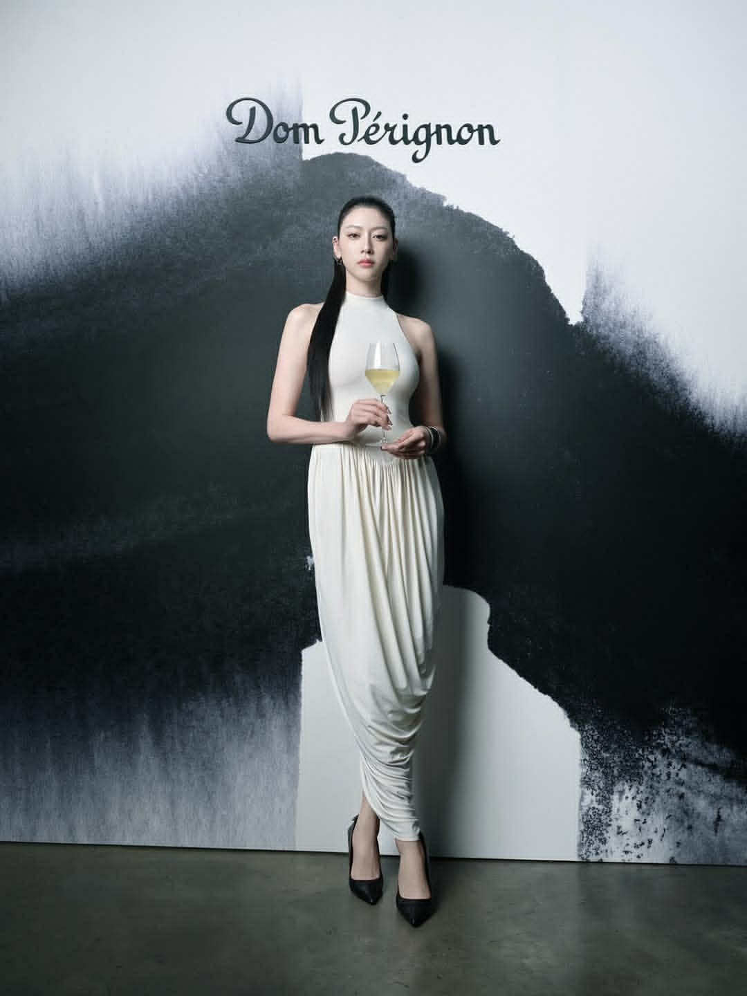 日娱新闻三吉彩花 三吉彩花ins 