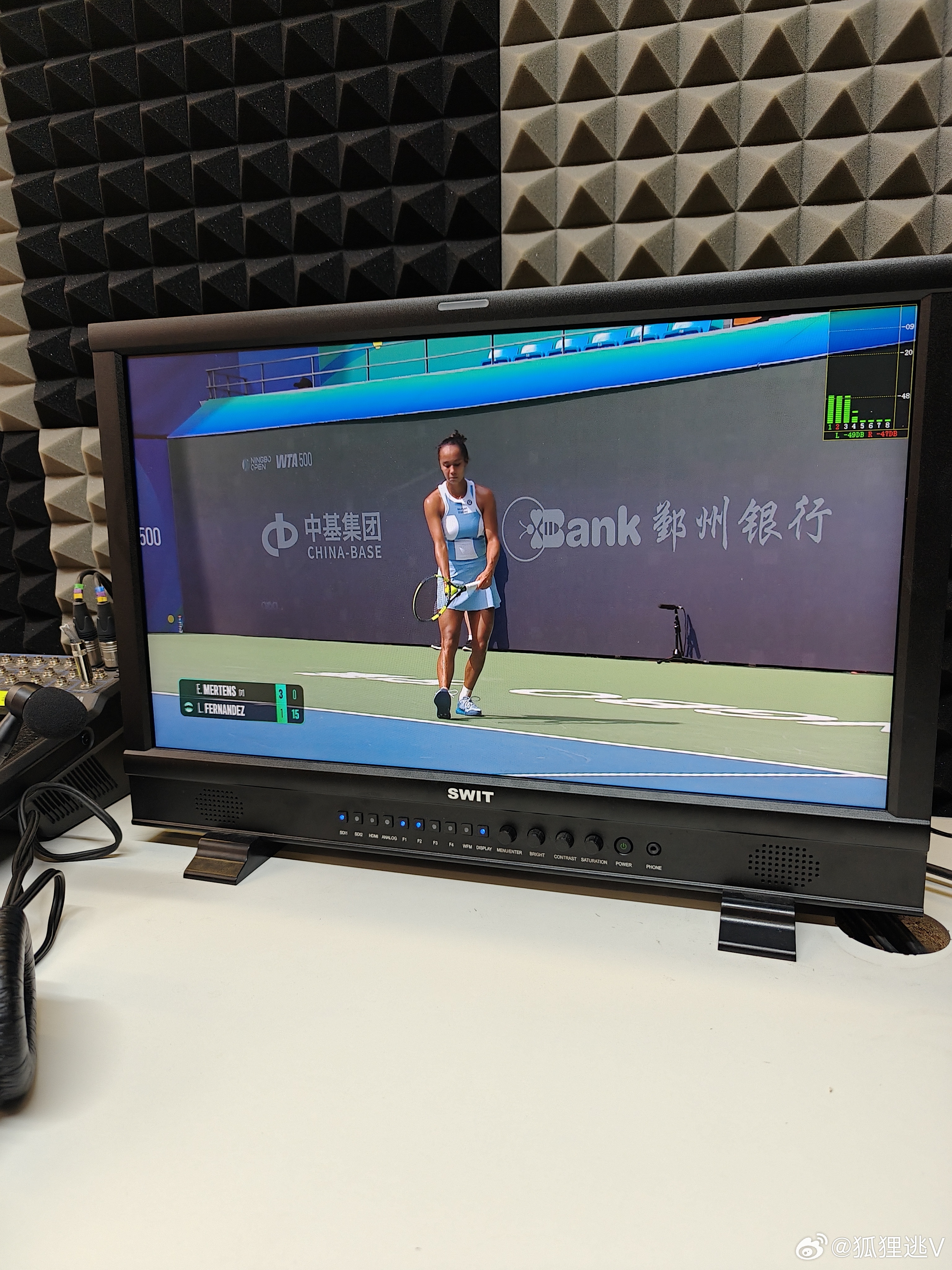 稍候，13:00将在单口解说宁波网球公开赛 女双第一轮:渠依含/邵羽杉vs佩雷斯
