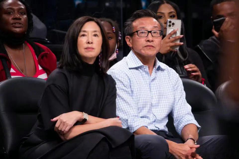 蔡崇信离婚重磅消息传来，阿里巴巴董事会主席、布鲁克林篮网队老板蔡崇信，与妻子吴明