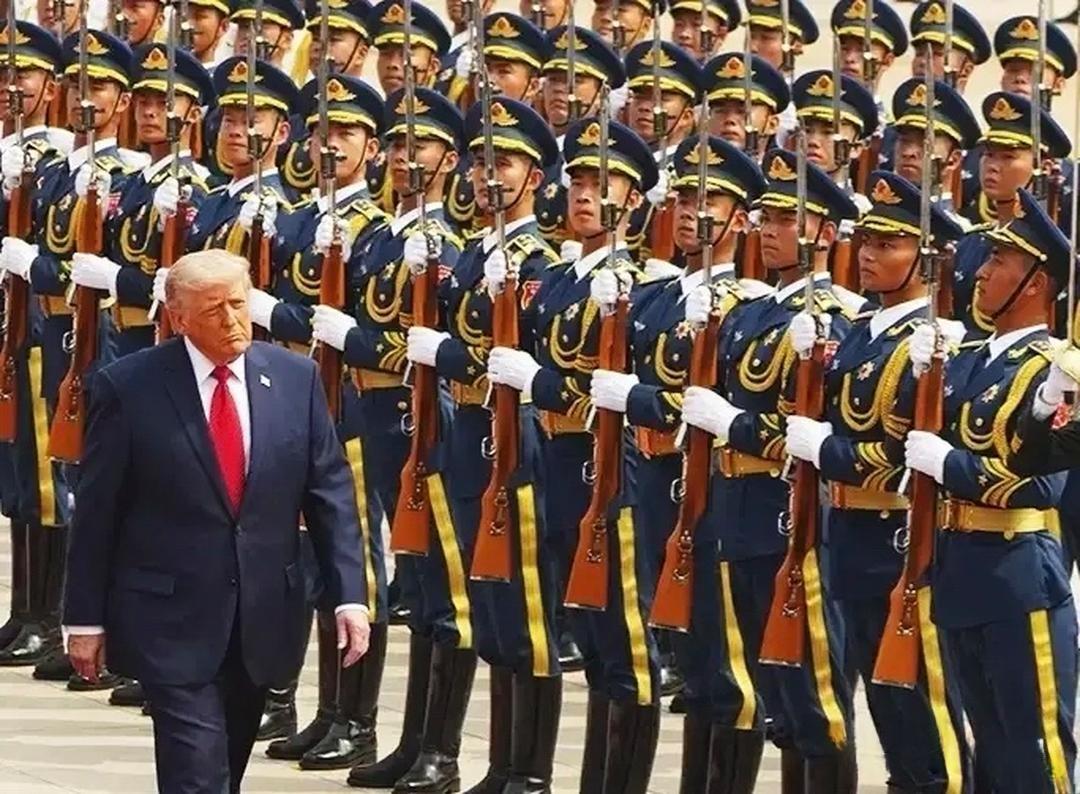 白宫镜头给中国仪仗队特写，特朗普直接喊话：中国军人棒极了！

谁能想到，美国白宫