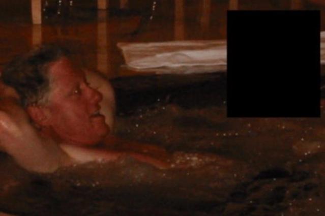 前几天美国司法部突然甩出重磅猛料，新一批爱泼斯坦案解密文件出炉，数千页资料里前总