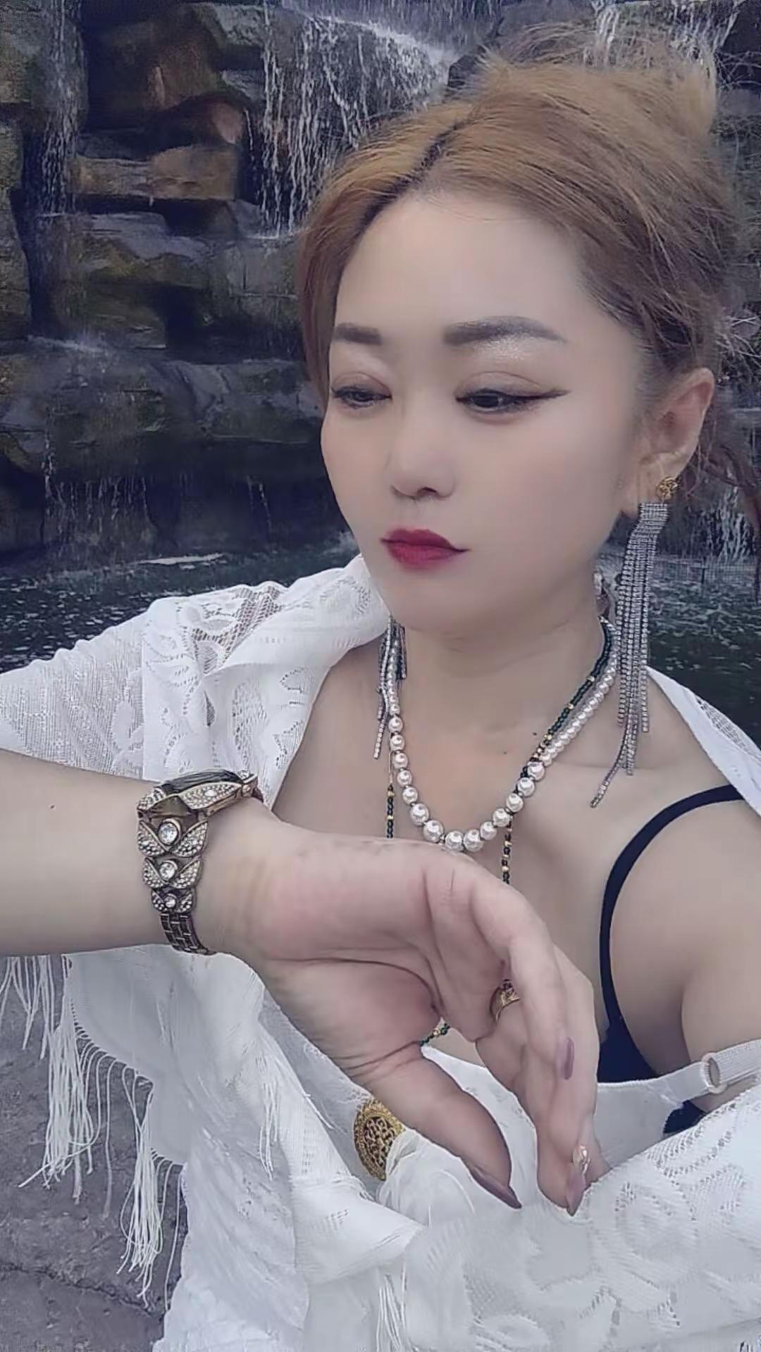 弟弟破费了、俺干弟弟都没见过我的人，却给我求来的平安镯子寄来了，感谢弟弟的心意…
