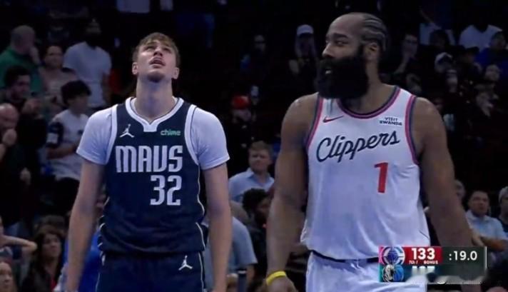 哈登41分14篮板11助攻超级大三双！快船苦战双加时133比127独行侠！
詹姆