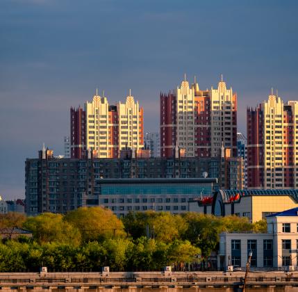 今天咱就好好聊一所——牡丹江大学。
先别被“大学”这俩字唬住，它确实是专科，不是