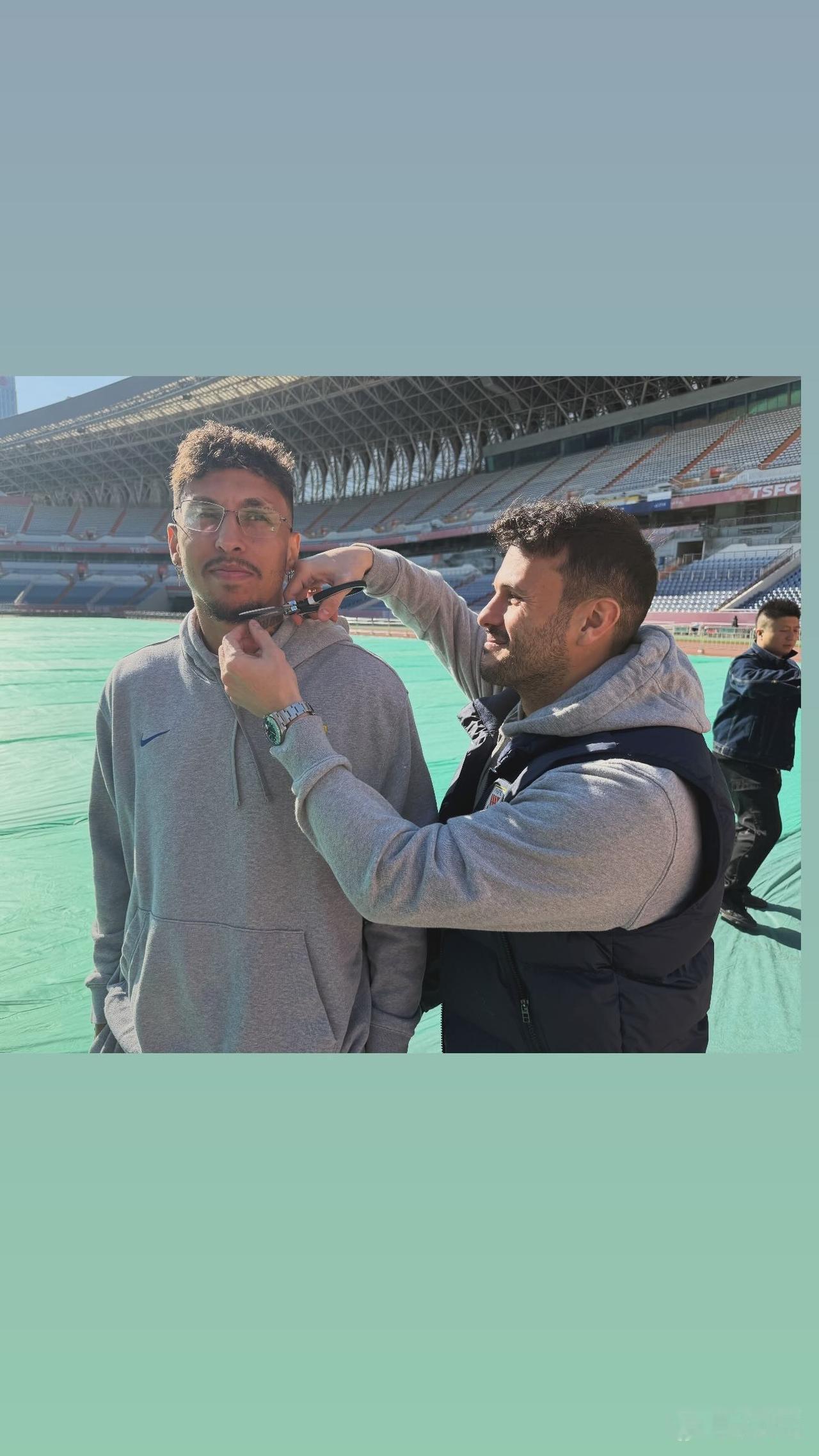 罗麦多为泰山队推荐一名18岁外援小将？克雷桑牵线搭桥为泰山队推荐顶级中场？
近日