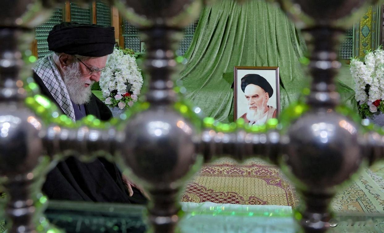 满嘴跑火车，特朗普：为避免打击，伊朗正与美国交涉。美军大军压境，伊朗誓言“鱼死网