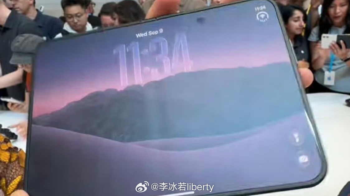 iPhoneDuo 折痕 看了下博主们的真机评测肯定是有折痕只不过用画面过渡特效