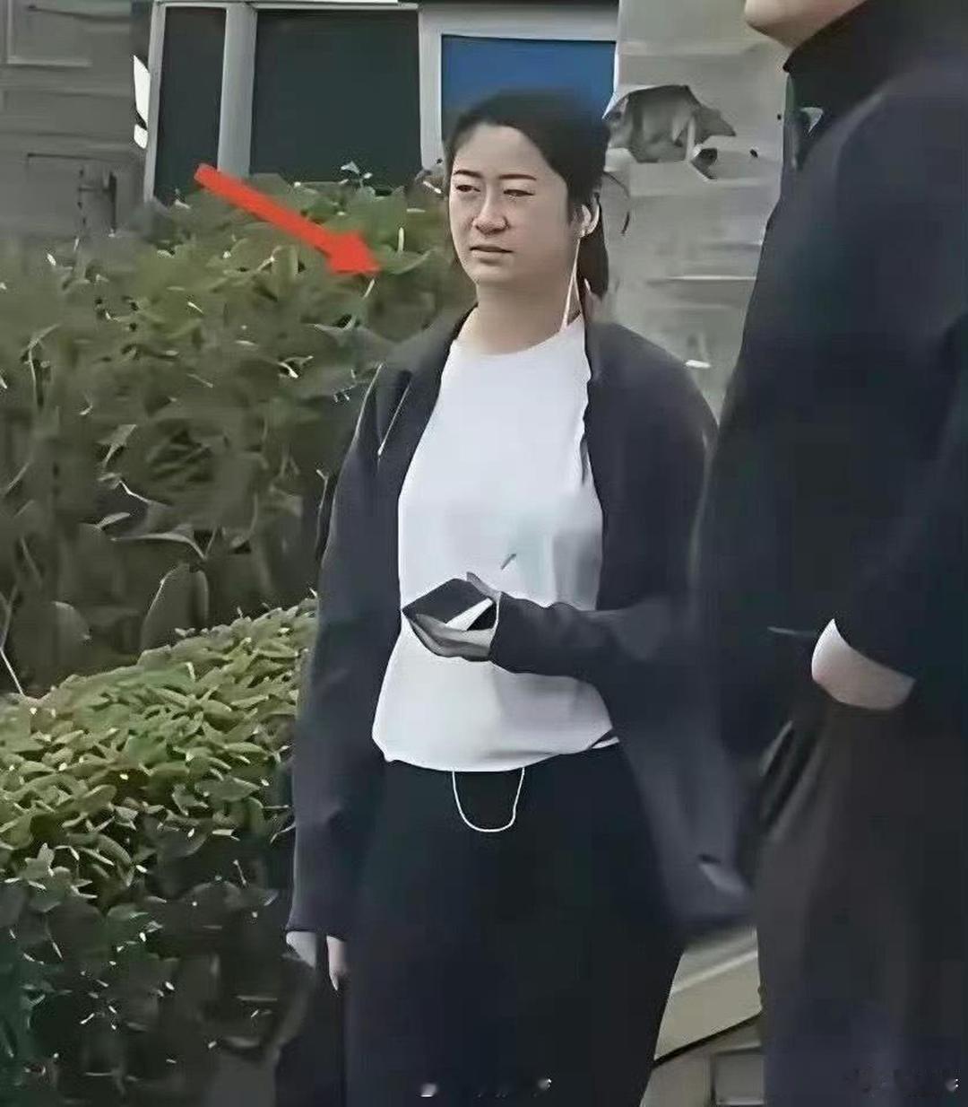 这是姚明的女儿，不说的话，是不是会看成是哪个演员？ 