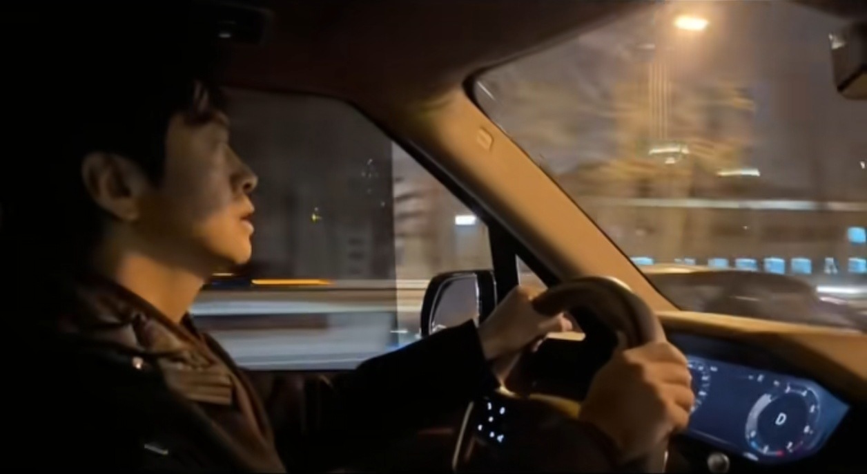 李健开的是大路虎？印象比较深的是，李健和沃尔沃XC90有过合作关系