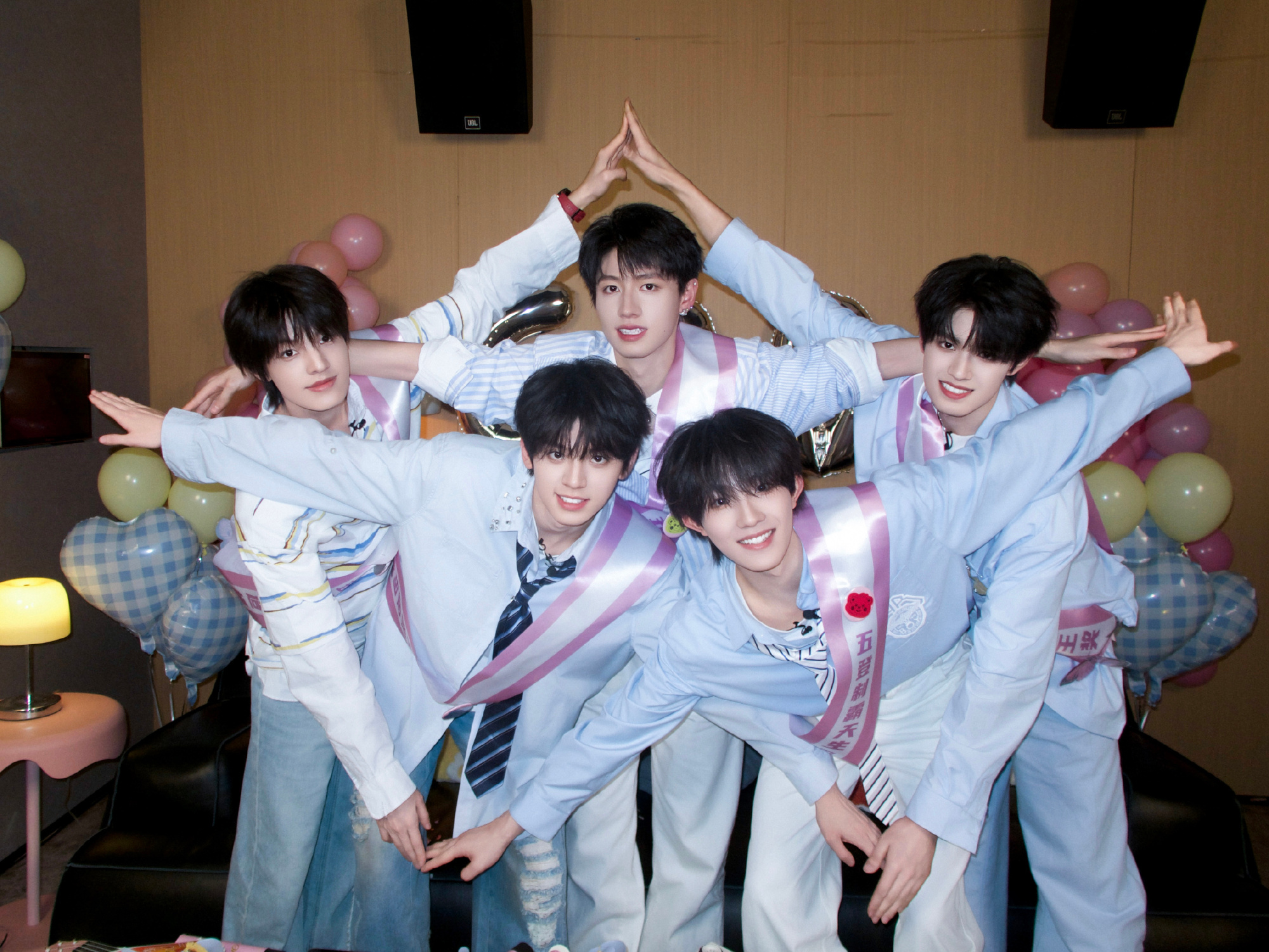 top青岛演唱会的歌单曝登陆少年青岛歌单 top青岛演唱会的歌单，曝登陆少年青岛