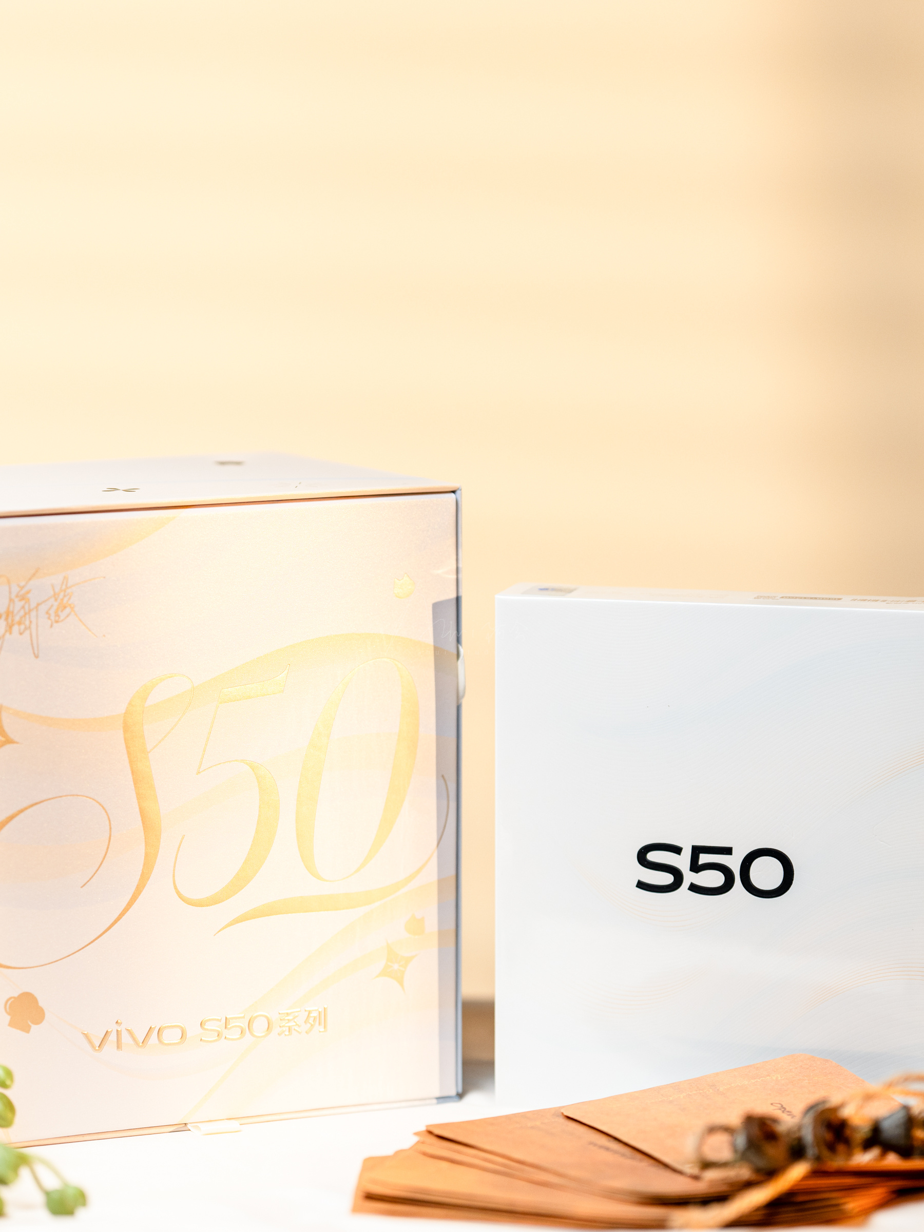 喜欢小田的朋友看过来 vivo S50田曦薇礼盒收到啦，真的很精致。礼盒采用旋转