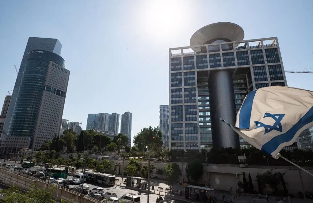 刚刚，以色列国防部大楼被炸了。

3月26日，据伊朗伊斯兰共和国广播电视台报道，