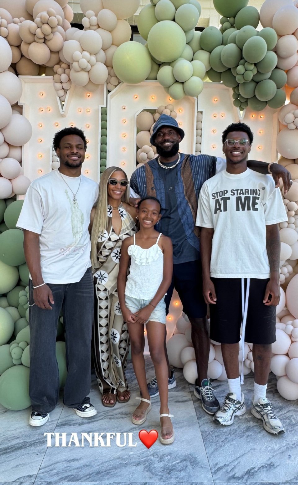 科比球迷看看，这才是真正的忠诚和美如画！ 