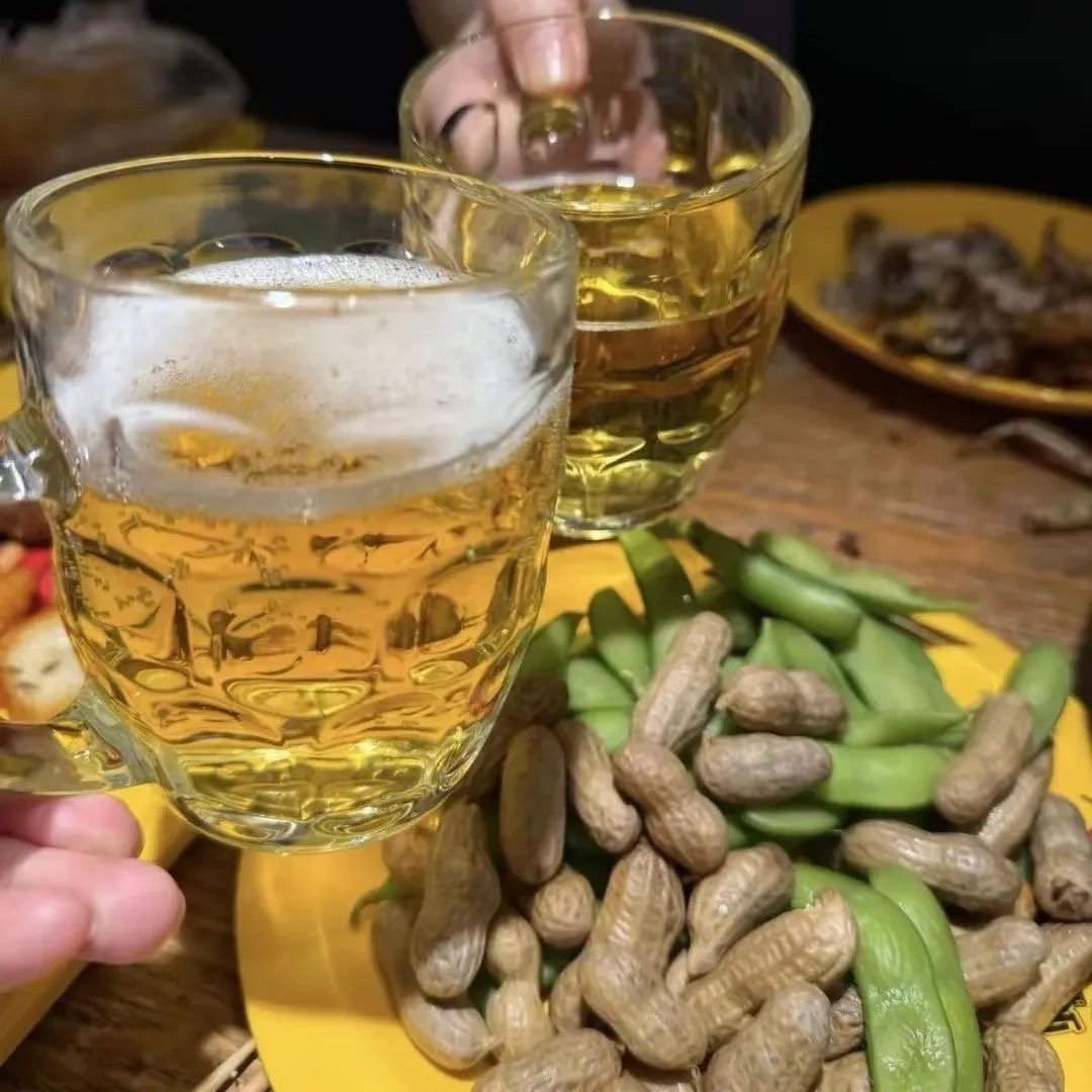 𝗛𝗮𝘃𝗲 𝗮 𝗻𝗶𝗰𝗲 𝗗𝗮𝘆起初我滴酒不沾，后来我无酒
